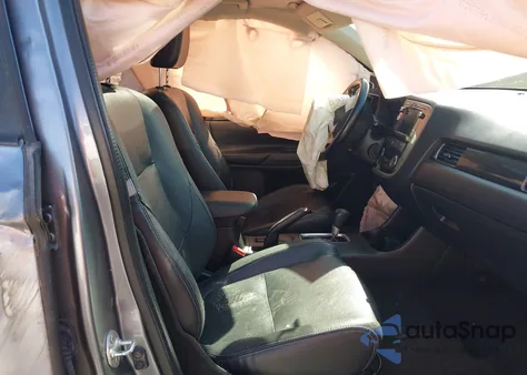 2016 Mitsubishi Outlander Sel z USA, uszkodzony, nr VIN JA4AD3A3XGZ013339